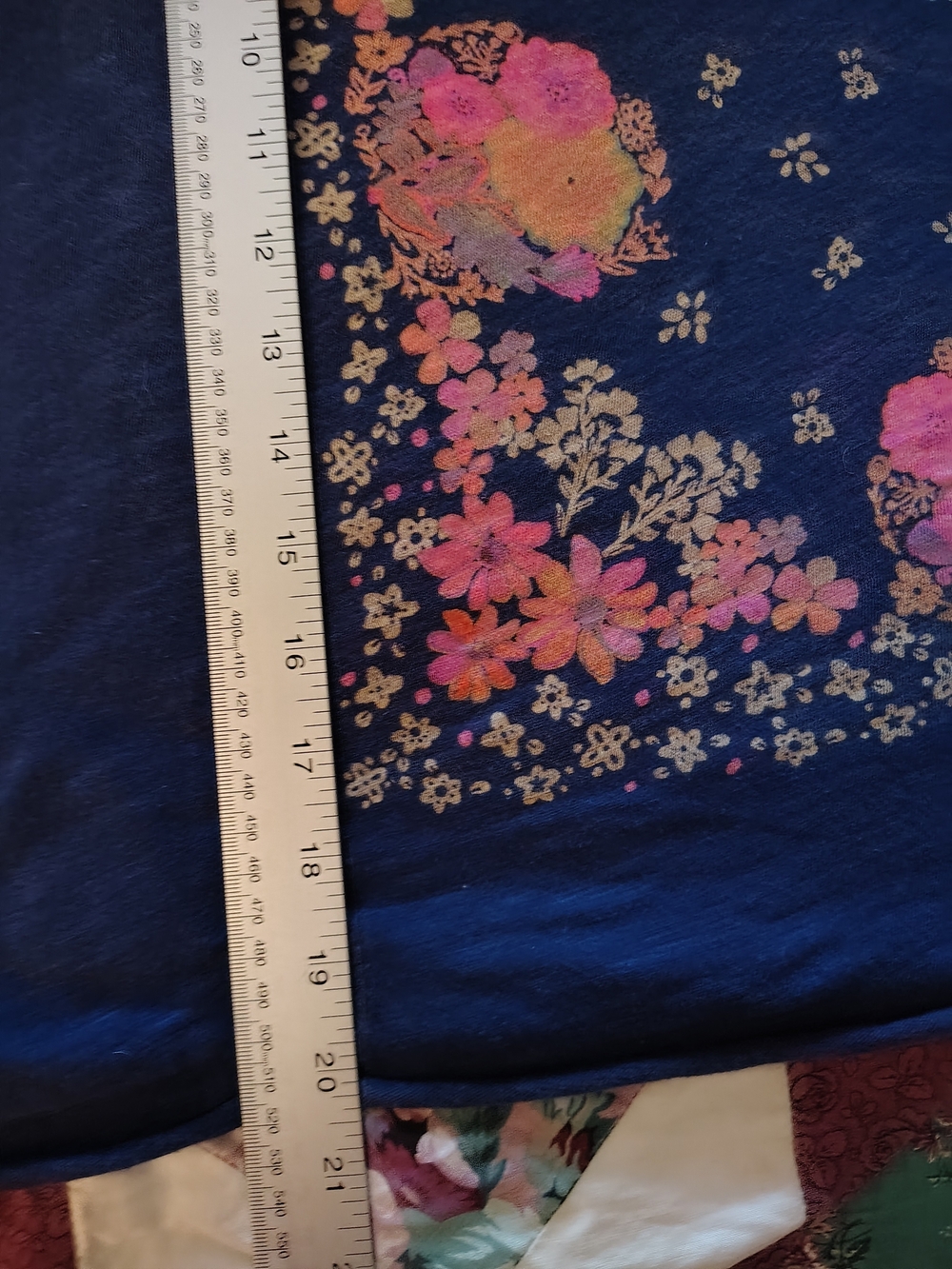 Natural Life Sz L Cropped Cotton Tee.